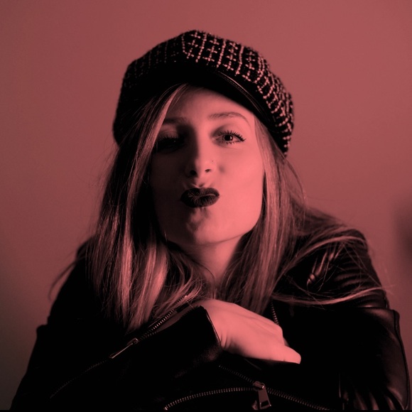 Meet your Posher, Rena - Picture 1 of 1